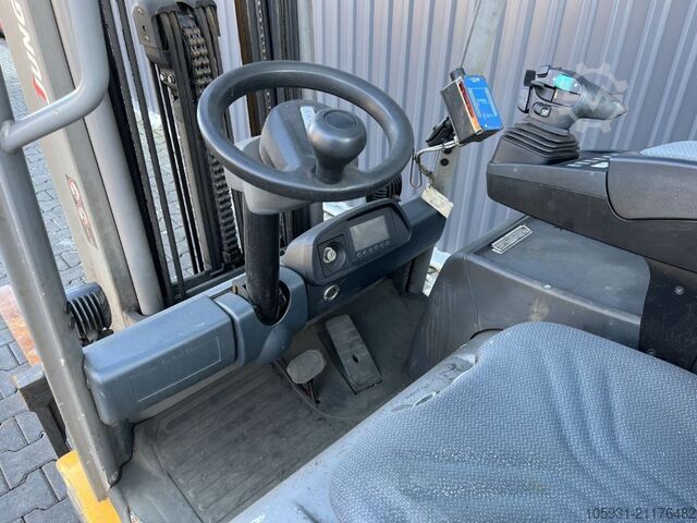 Carretilla eléctrica de 3 ruedas Jungheinrich EFG216k