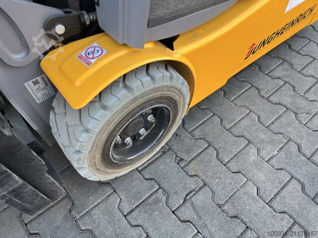 Carretilla eléctrica de 3 ruedas Jungheinrich EFG216k