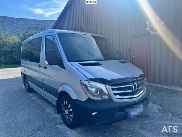 Smábíll Mercedes-Benz Sprinter 9 seater Minibus.