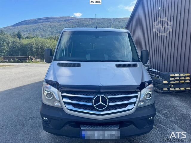 Smábíll Mercedes-Benz Sprinter 9 seater Minibus.