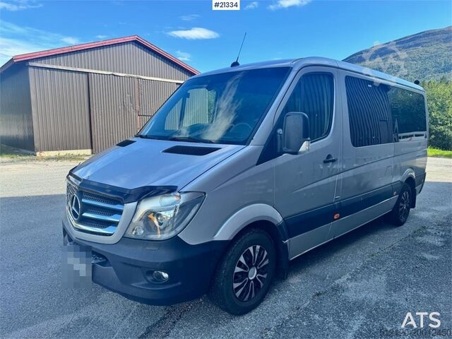 Smábíll Mercedes-Benz Sprinter 9 seater Minibus.