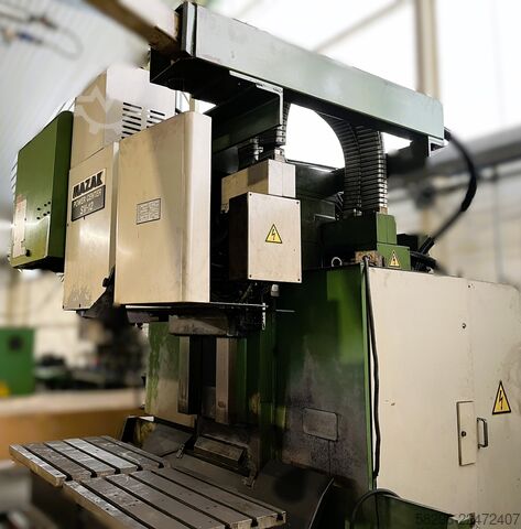CNC treimis- ja freesimiskeskus Mazak SV-12