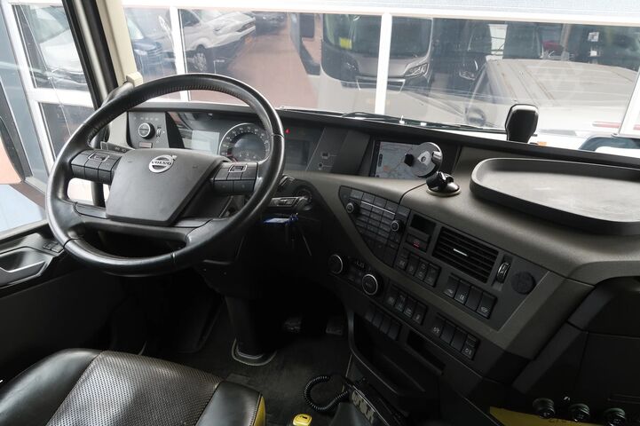 Venjulegur SZM Volvo FH 16.750 6X4T/ FULL AIR/ RETARDER/ LIFTING AXLE