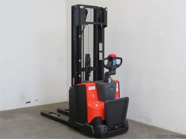 مكدس Toyota SWE120L