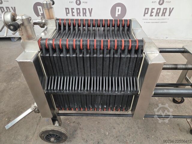 Filtračný lis SCHENK s PP platňami, rozmer 400 mm x 400 mm, filtračná plocha 4,3 m² SCHENK 400 x 400 mm