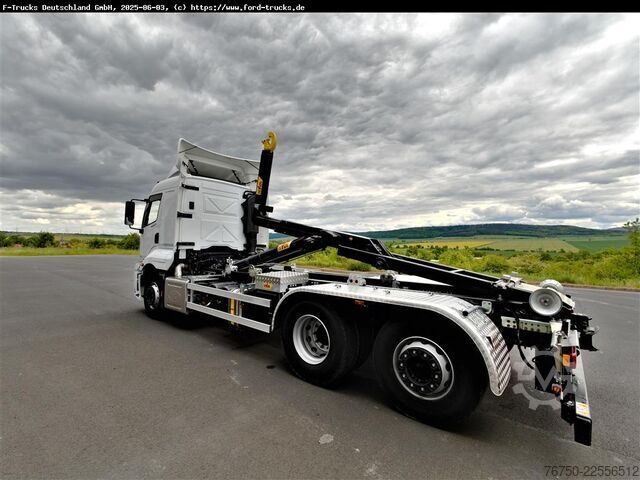 卷臂钩自卸卡车 Ford F-Line 6x2 Lift-Lenk HYVA