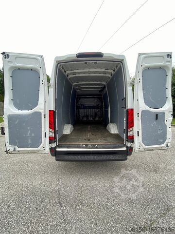 شاحنة ذات سقف مرتفع IVECO DAILY 35C16 HI-MATIC
