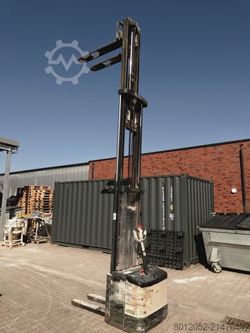 Transpalette électrique à levée basse Crown 2300 Series