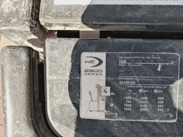 Transpalette électrique à levée basse Crown 2300 Series