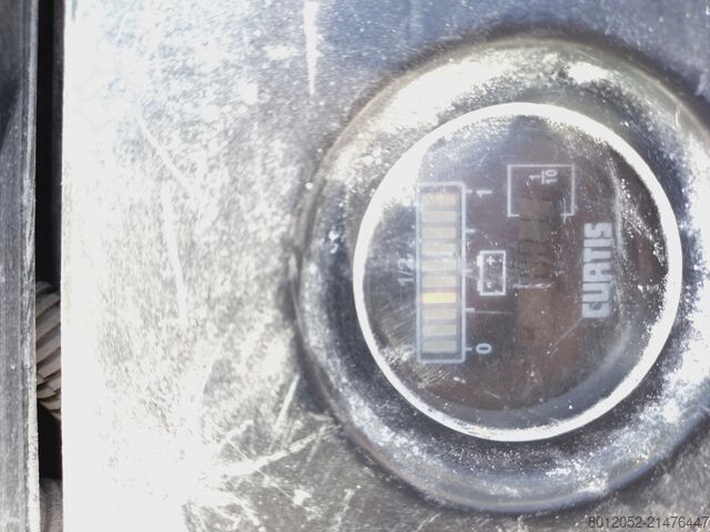 Transpalette électrique à levée basse Crown 2300 Series