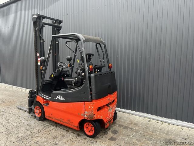 Stivuitor electric cu 4 roți Linde E20