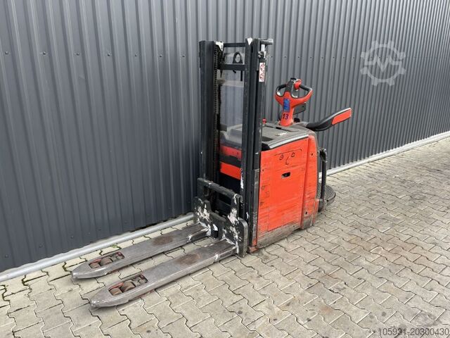 Stand-on gaffeltruck Linde D10AP