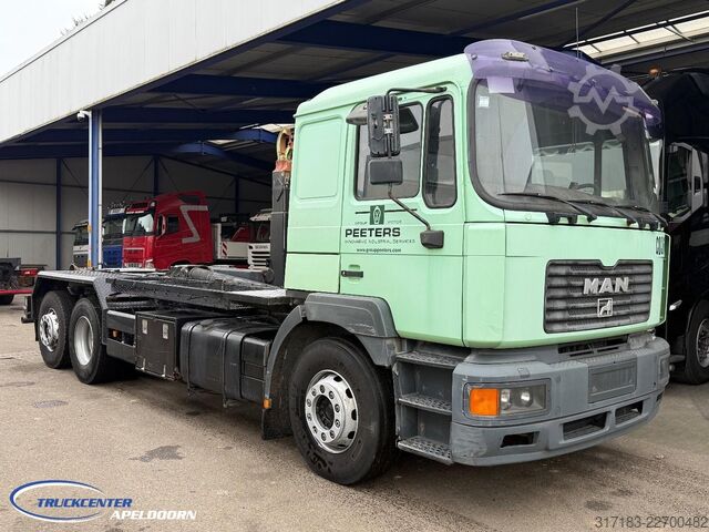 Containertransport (haakarmsysteem) MAN 26.403 6x2 met Stuuras, Handgeschakeld