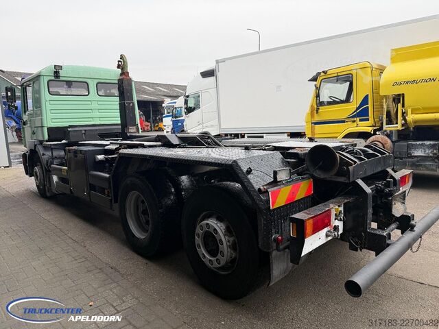 Containertransport (haakarmsysteem) MAN 26.403 6x2 met Stuuras, Handgeschakeld