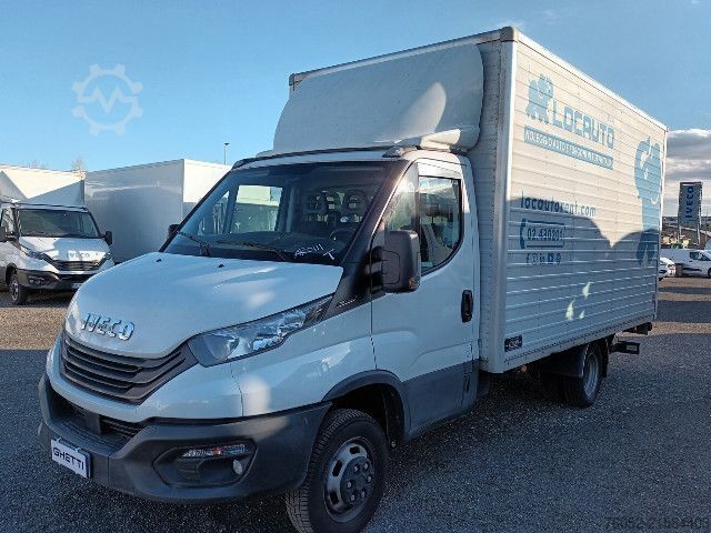 Kamion s sandukom IVECO 35C14