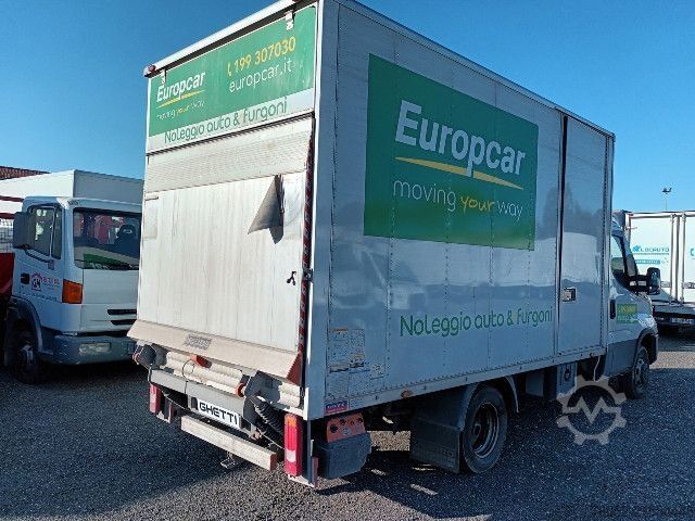 Kamion s sandukom IVECO 35C14