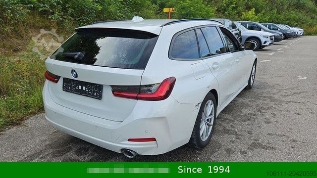 Минибус BMW 320 d Touring 320 d xDrive PDC NAVIGATION