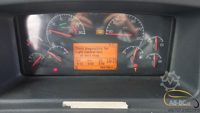 Bus VOLVO UNVI SIGHTSEEING 65 Sitze EURO 5 (2 Stuck)