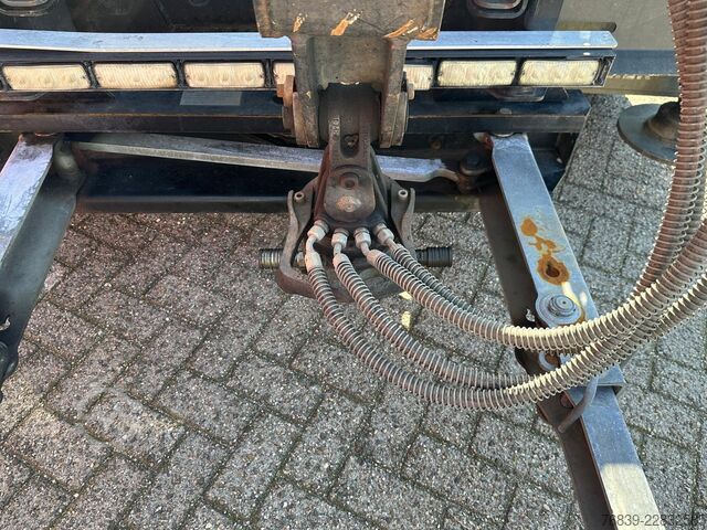 Camion-grue Mercedes-Benz Antos 2833 NL kenteken