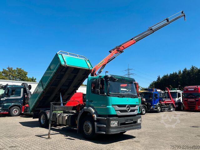 Tre-sidet tipbil MERCEDES-BENZ 1833 Axor  3Skipper + PK 12002 Kran 4x2