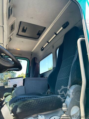 Tre-sidet tipbil MERCEDES-BENZ 1833 Axor  3Skipper + PK 12002 Kran 4x2