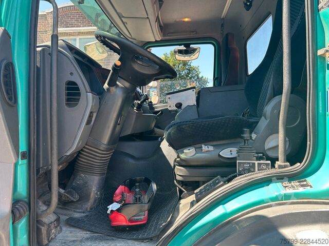 Tre-sidet tipbil MERCEDES-BENZ 1833 Axor  3Skipper + PK 12002 Kran 4x2