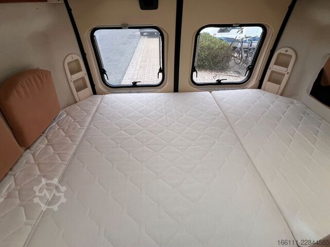 Camper van ADRIA Twin Active - Festbett - Klima - Solar - Markise
