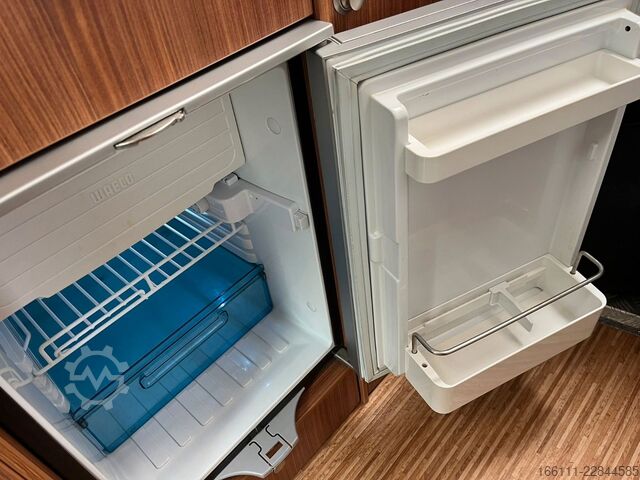 Camper van ADRIA Twin Active - Festbett - Klima - Solar - Markise