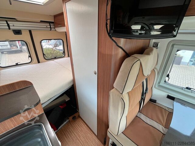 Camper van ADRIA Twin Active - Festbett - Klima - Solar - Markise