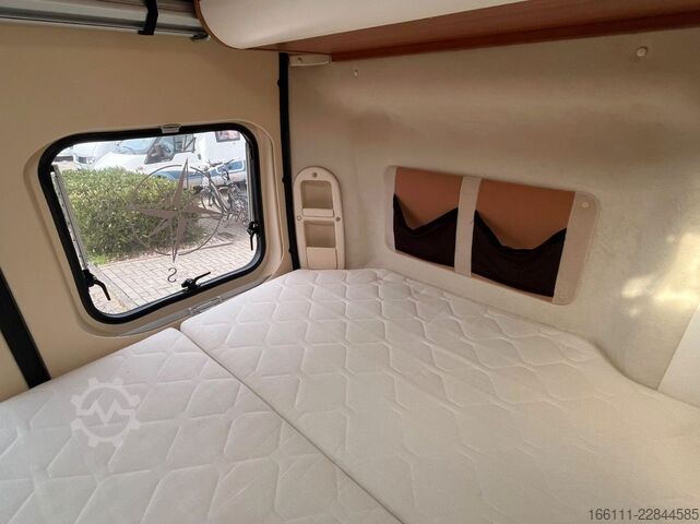 Camper van ADRIA Twin Active - Festbett - Klima - Solar - Markise
