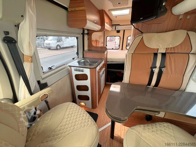 Camper van ADRIA Twin Active - Festbett - Klima - Solar - Markise