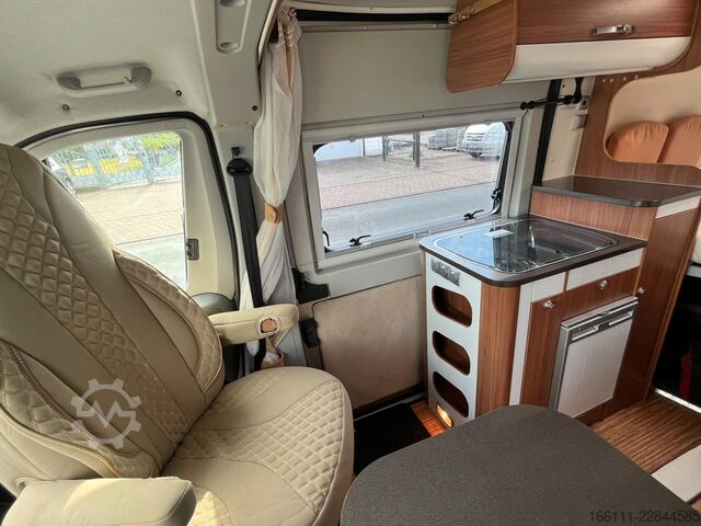 Camper van ADRIA Twin Active - Festbett - Klima - Solar - Markise