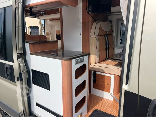 Camper van ADRIA Twin Active - Festbett - Klima - Solar - Markise
