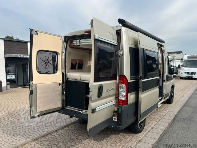 Camper van ADRIA Twin Active - Festbett - Klima - Solar - Markise