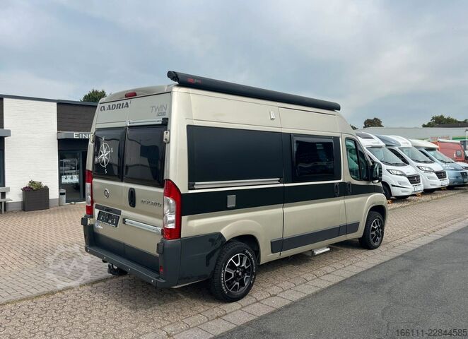 Camper van ADRIA Twin Active - Festbett - Klima - Solar - Markise