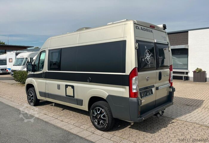 Camper van ADRIA Twin Active - Festbett - Klima - Solar - Markise