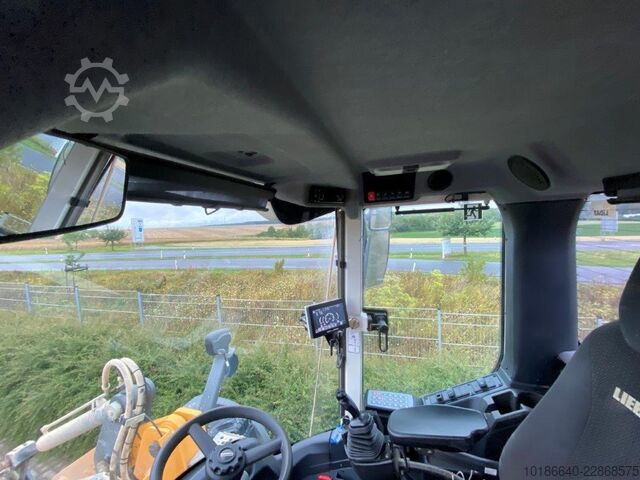  Liebherr L526