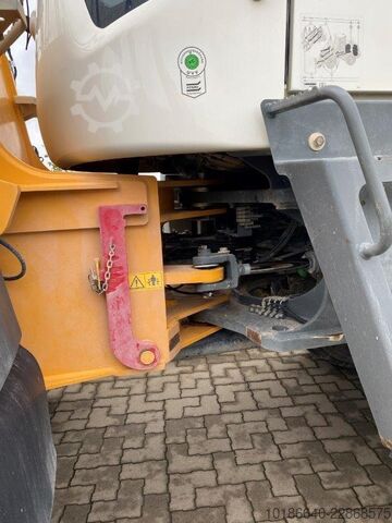  Liebherr L526