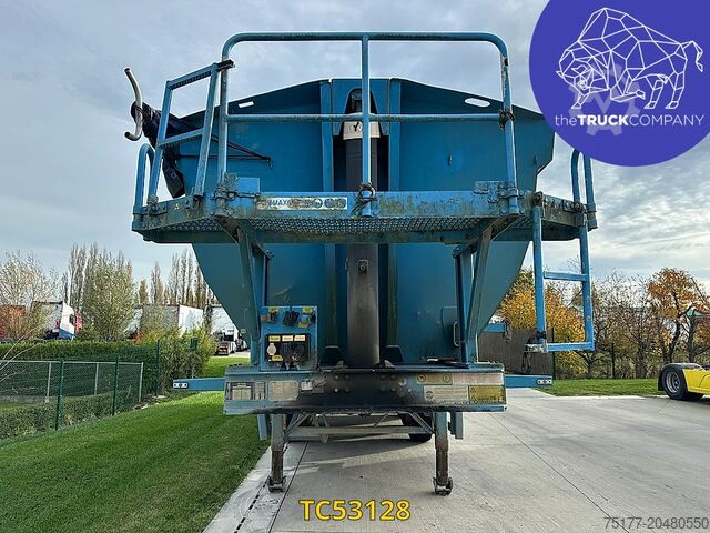 Camion de gunoi Stas