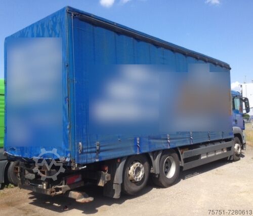 Camion cu platformă și prelată MAN TGS 26.360 6x2-2 LL Schiebeplane 7.750 mm