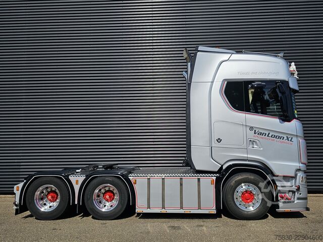 Standaard-SZM Scania S590 V8 6X4 / 2 TANKS / NL TRUCK! 80T