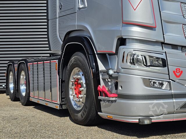 Standaard-SZM Scania S590 V8 6X4 / 2 TANKS / NL TRUCK! 80T