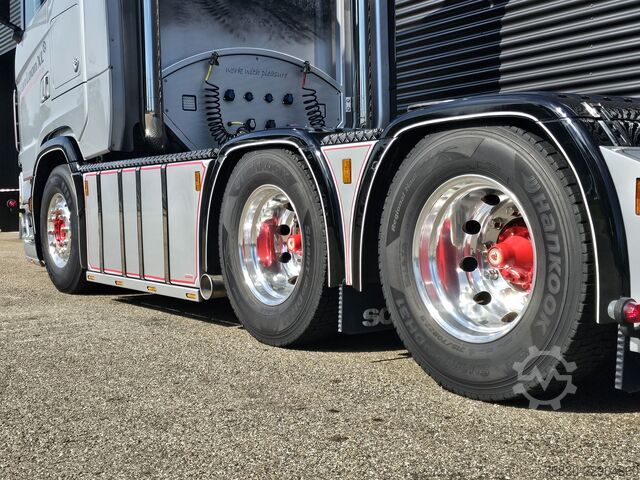 Standaard-SZM Scania S590 V8 6X4 / 2 TANKS / NL TRUCK! 80T