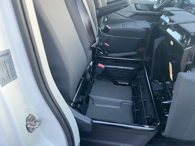 Transporter mit Koffer MAN TGE Kofferaufbau und Ladebordwand -Klima