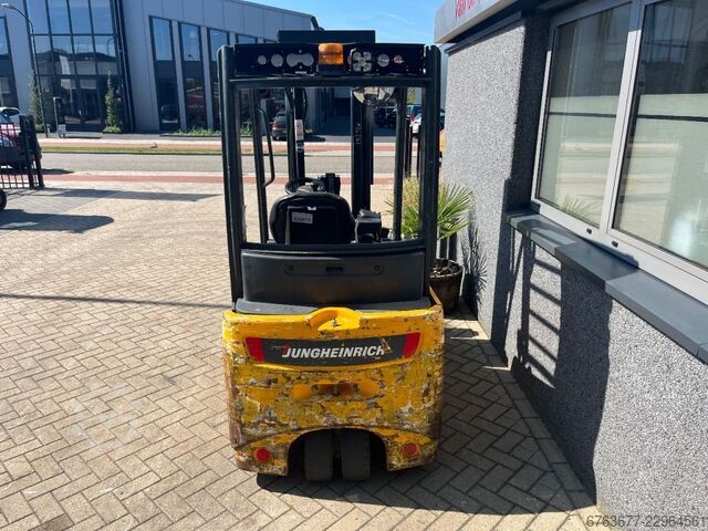 Empilhadeira Jungheinrich EFG216K Duplo 360 com Freelift, deslocamento lateral e posicionador de gar JUNGHEINRICH EFG216K Heftruck Jungheinrich EFG216K Duplo 360 Fr