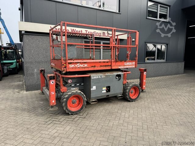 Skyjack SJ 6826RT Plataforma Tesoura 10M / Tesoura / Plataforma de Trabalho 2018 4x4 Kubota Diesel SKYJACK SJ 6826RT Schaarhoogwerker 10 M / Scissor / Arbeit