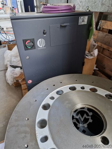 Промислові роботи COMAU N-220 robot