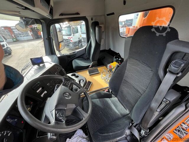 Φορτηγό αντλίας σκυροδέματος MERCEDES-BENZ Arocs 3240 B 8x4 Pumi Schwing Vector deutsch top