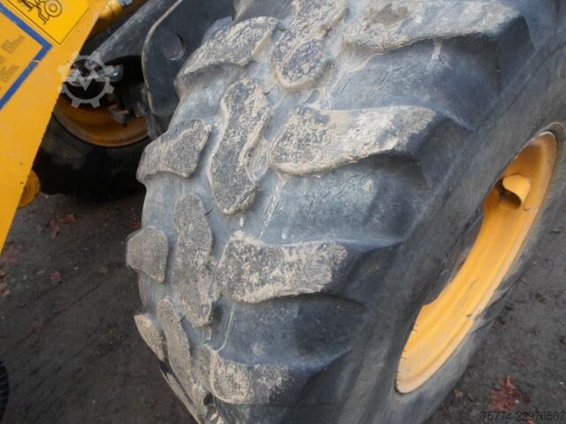 Погрузчик с колёсным шасси KOMATSU WA 70 M-8 E0