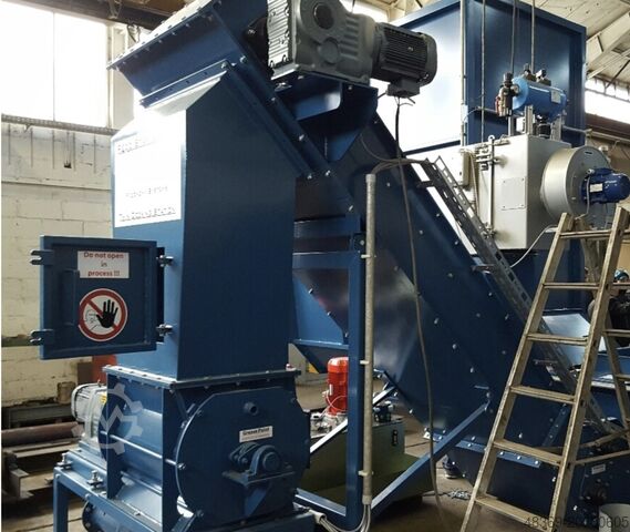 YÜRÜYEN ZEMIN KAMYONLARI IÇIN BOŞALTMA SISTEMI  